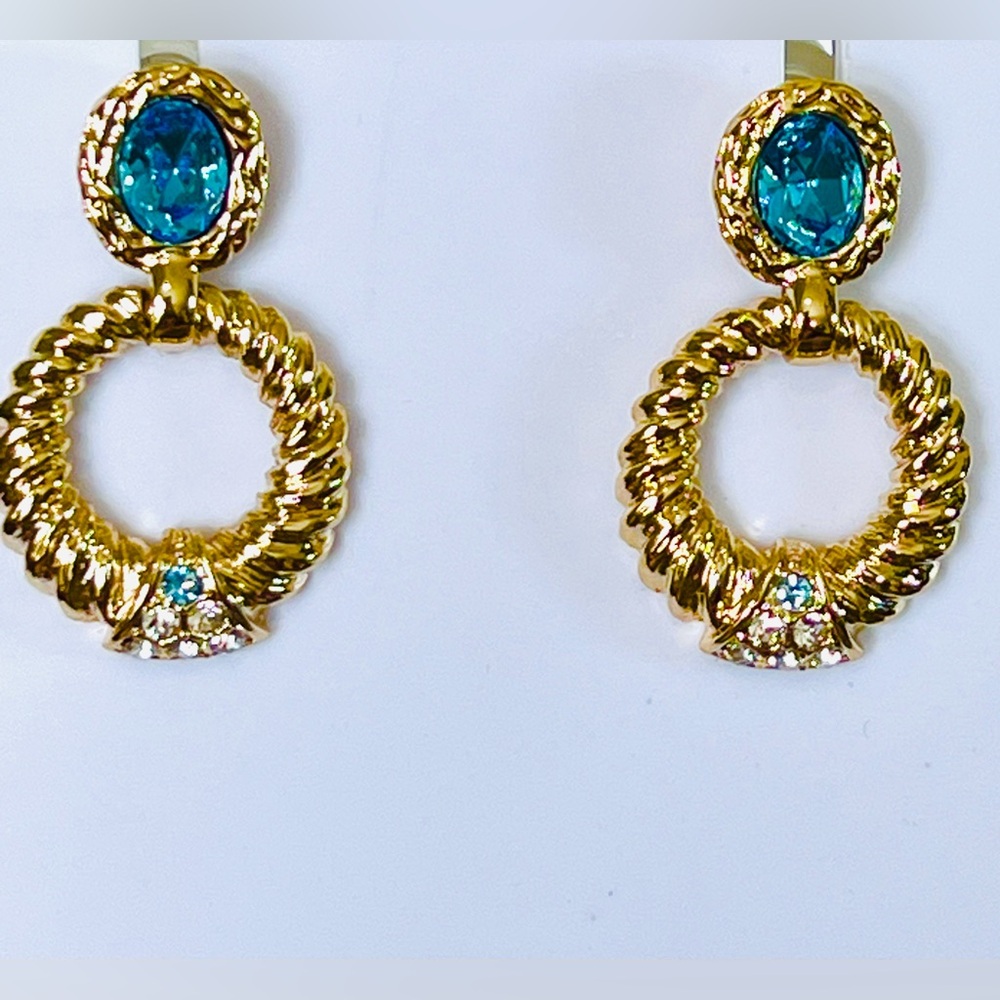 Princess Grace Kelly Collection🆕 faux aquamarine Swarovski Crystals earrings